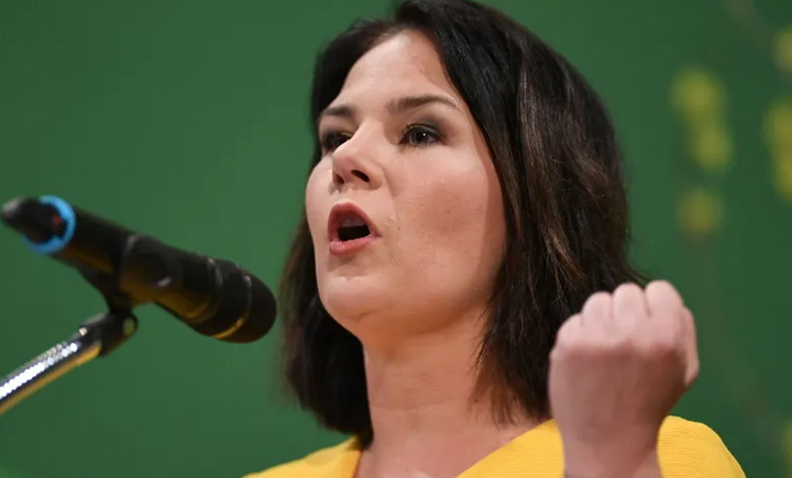 ANNALENA UND IHRE GRÜNEN ENTZAUBERT